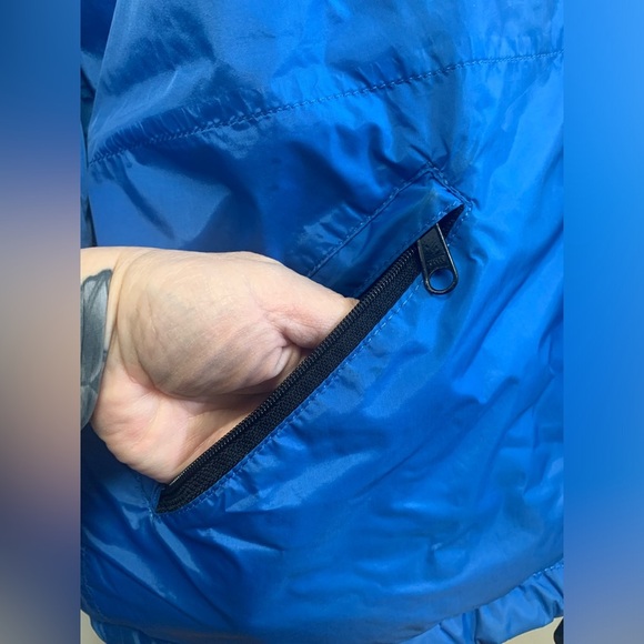 Campmor brand vintage Women's Hooded Jacket - Picture 11 of 15